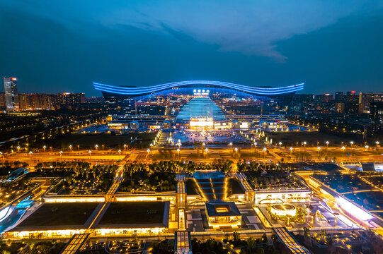 奢版：温泉酒店+川剧变脸3日高端体验j9九游会入口成都旅游攻略三日游轻(图3)