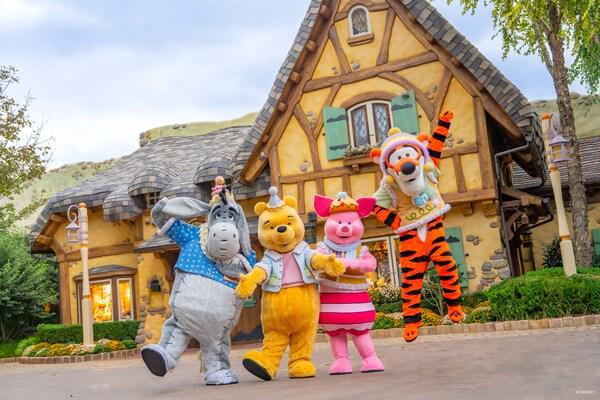 迪士尼奇幻冬日季邀游客畅享一整季缤纷ag九游会登录上海迪士尼度假区开启(图2)